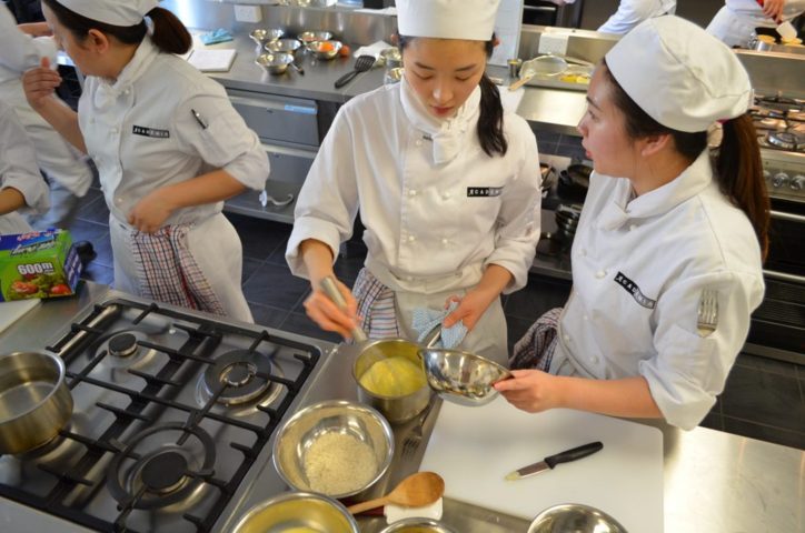 Discover Academia’s commercial cookery classes in Melbourne or Brisbane today